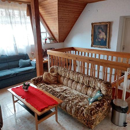 Holiday House Retro Szantod Luaran gambar